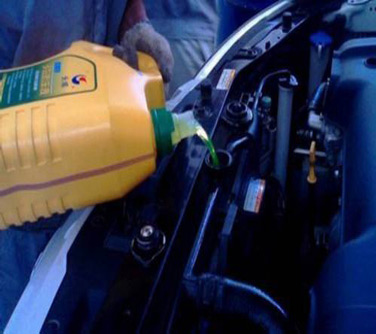 汽车防冻液消泡剂应用场景