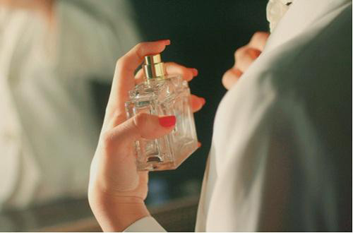 香水消泡剂应用图